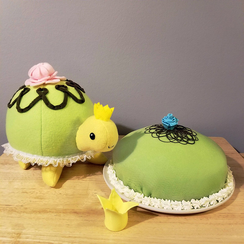 Prinsesstarta Torteise plush toy with green princess cake