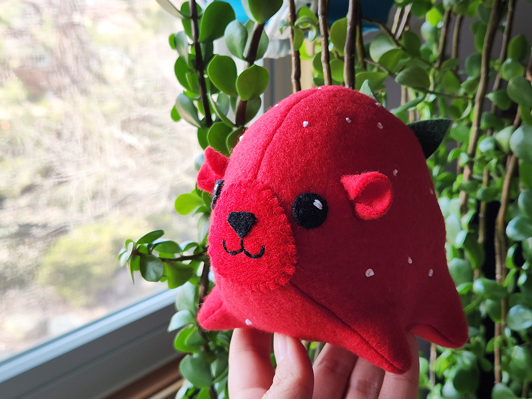 Strawbearry pun plush toy